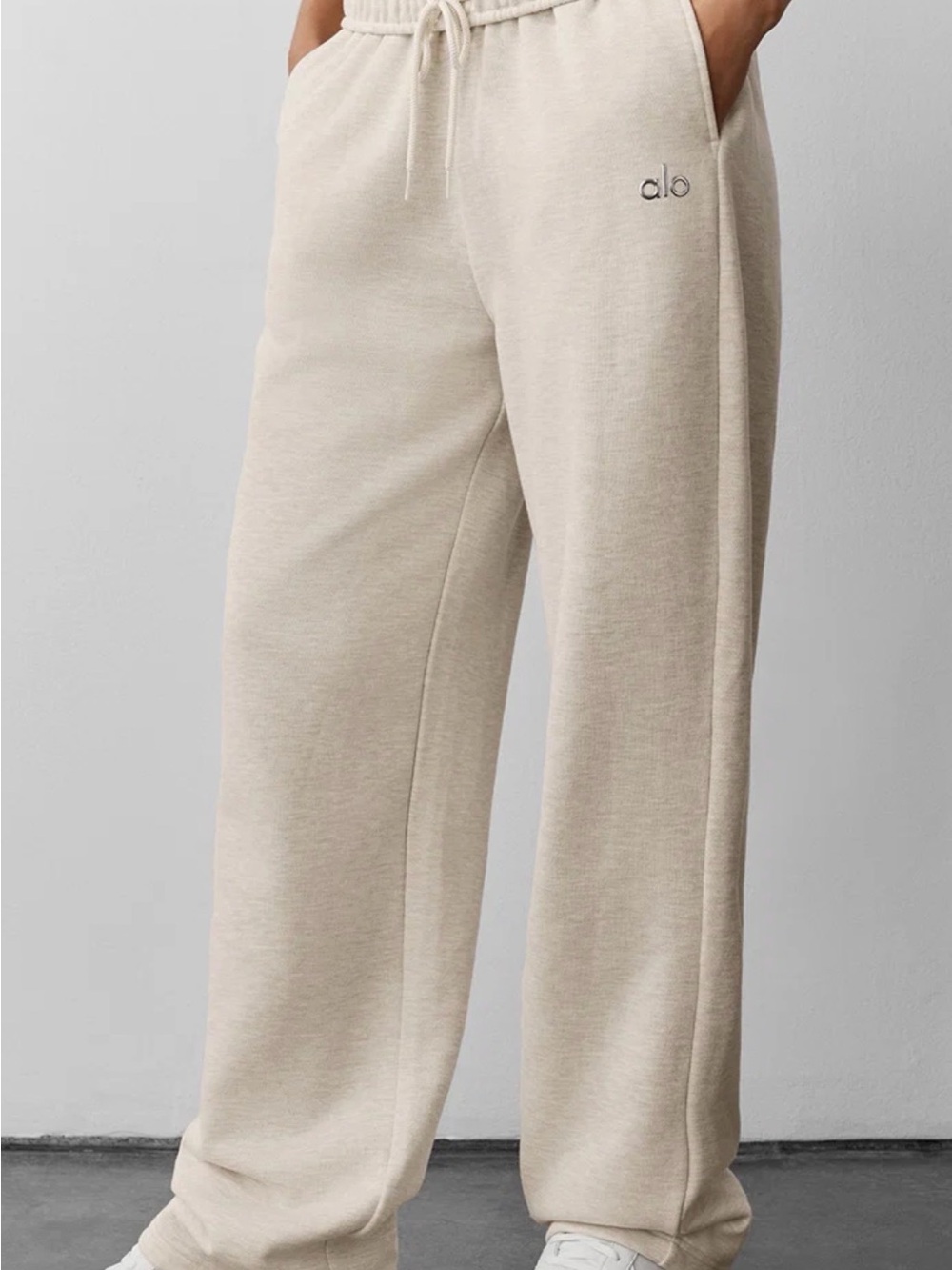 Alo Accolade Straight Leg Sweatpant Heather Oatmeal Sizes (XS-XL)
